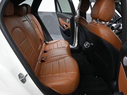 Used 2021 Mercedes-Benz GLC 300 image 10
