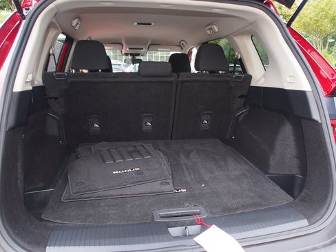 Used 2023 Nissan Rogue S FWD image 14