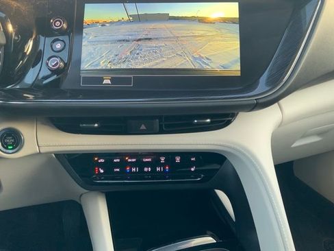 Used 2022 Buick Envision Preferred image 24