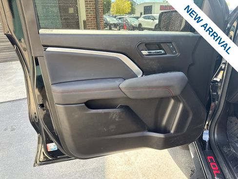 Used 2024 Chevrolet Colorado Z71 w/ Z71 Convenience Package 2 AWD/4WD image 16