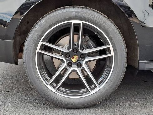 Certified 2021 Porsche Macan AWD/4WD image 13