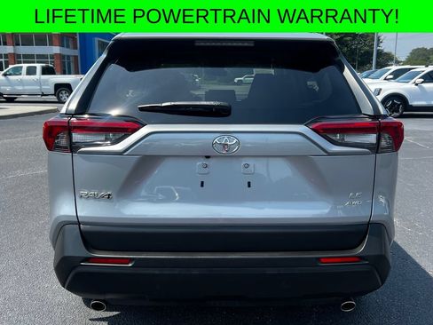 Used 2021 Toyota RAV4 LE AWD/4WD image 13