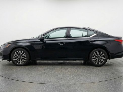 Used 2025 Nissan Altima 2.5 SV FWD image 5