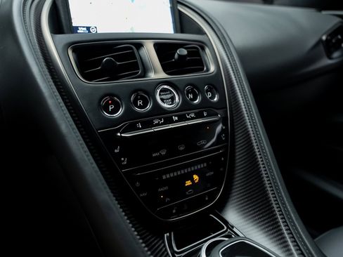 Used 2020 Aston Martin DB11 AMR image 52