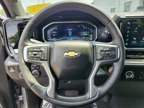 Used 2024 Chevrolet Silverado 1500 LT AWD/4WD image 25