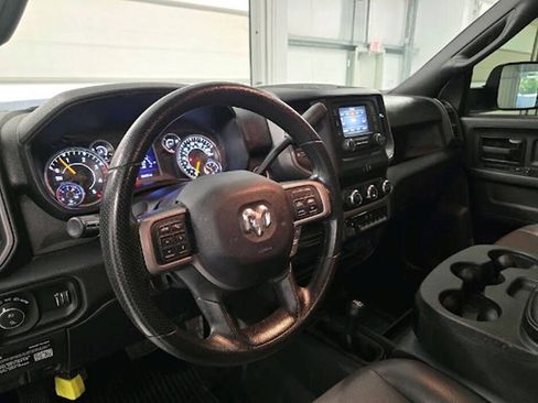 Used 2022 RAM 2500 Tradesman w/ Chrome Appearance Group AWD/4WD image 2