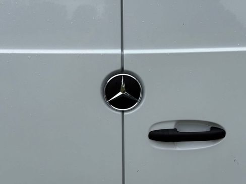 Used 2025 Mercedes-Benz Sprinter 2500 image 21