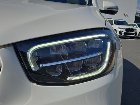 Used 2021 Mercedes-Benz GLC 300 4MATIC image 9