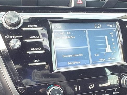 Used 2019 Toyota Camry SE image 12