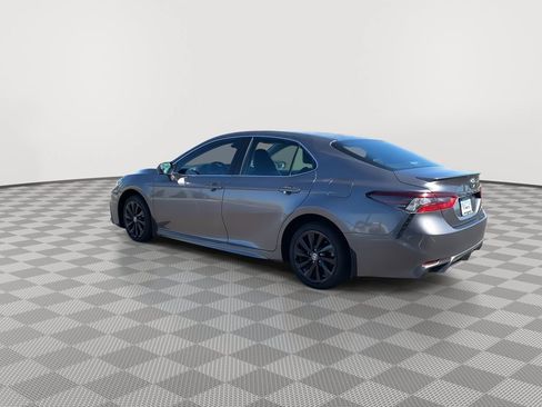 Used 2023 Toyota Camry SE FWD image 5