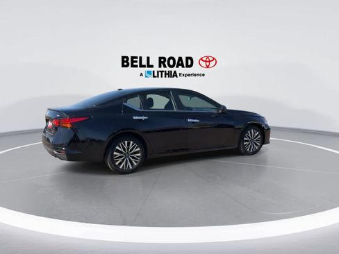 Used 2024 Nissan Altima 2.5 SV image 8
