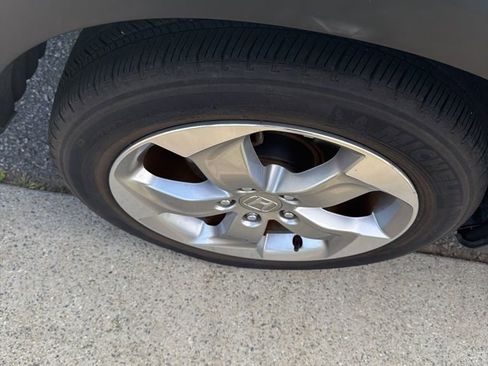 Used 2017 Honda HR-V LX image 14