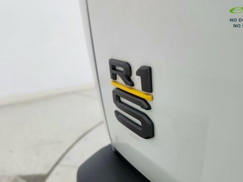 Used 2025 Rivian R1S Premium AWD/4WD image 19