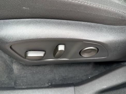 Used 2025 GMC Acadia Elevation image 14