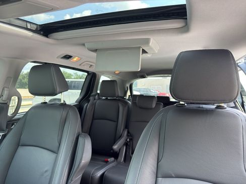 Used 2024 Honda Odyssey Touring image 8