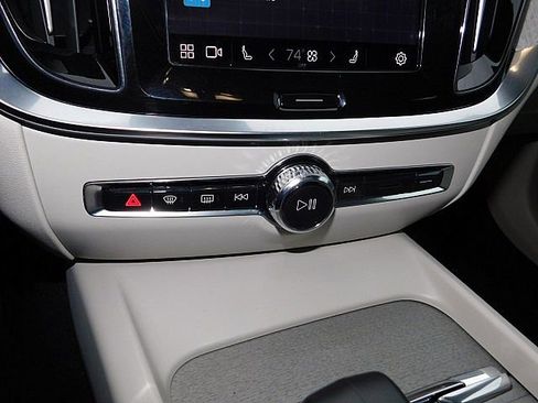 Certified 2024 Volvo V60 B5 Cross Country Plus image 25