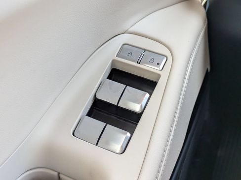 New 2027 Lincoln Navigator Premiere RWD image 27