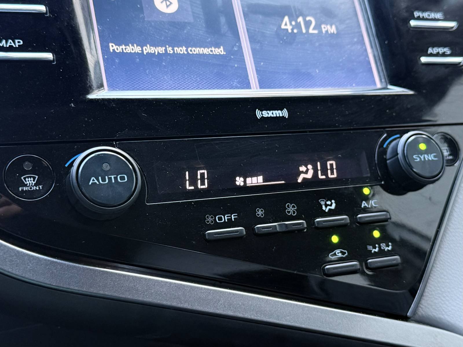 Used 2020 Toyota Camry SE w/ Carpet Mat Package FWD image 18