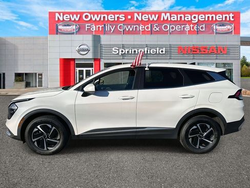 Used 2023 Kia Sportage LX image 4