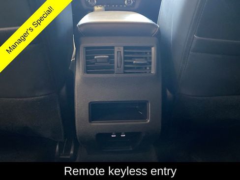 Used 2025 Mitsubishi Outlander SE AWD/4WD image 12