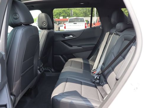 New 2027 Chevrolet Equinox LT w/ Convenience Package II FWD image 24
