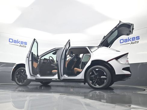 New 2026 Kia EV6 Wind RWD image 61