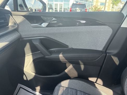 New 2025 Volkswagen Tiguan S AWD/4WD image 20