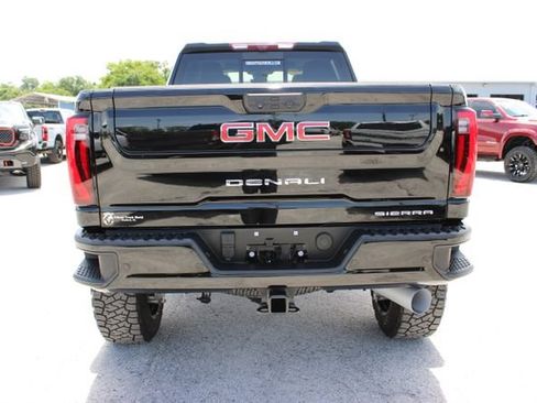 Used 2025 GMC Sierra 2500 Denali w/ Denali Reserve Package AWD/4WD image 9