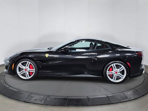 Used 2020 Ferrari Portofino image 2