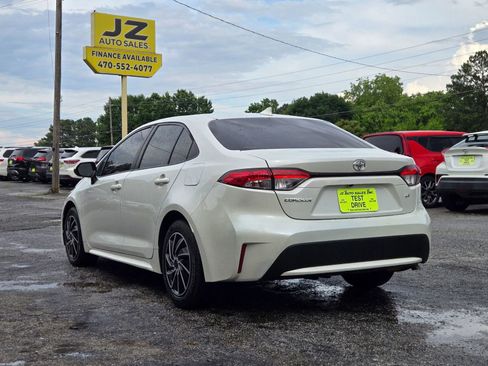 Used 2020 Toyota Corolla LE FWD image 4