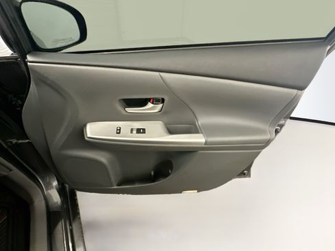 Used 2014 Toyota Prius V Five FWD image 33