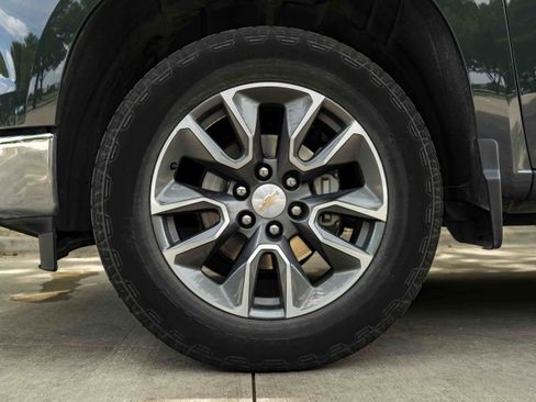 Used 2025 Chevrolet Silverado 1500 LT AWD/4WD image 14