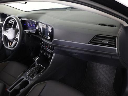 Used 2024 Volkswagen Jetta SE FWD image 29