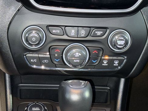 Used 2020 Jeep Cherokee Limited image 20