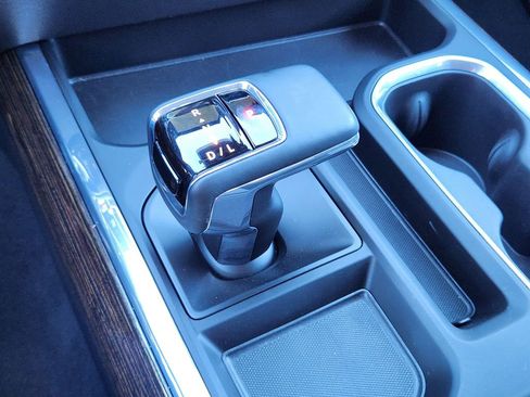 Used 2025 GMC Sierra 1500 Elevation w/ Preferred Package image 22