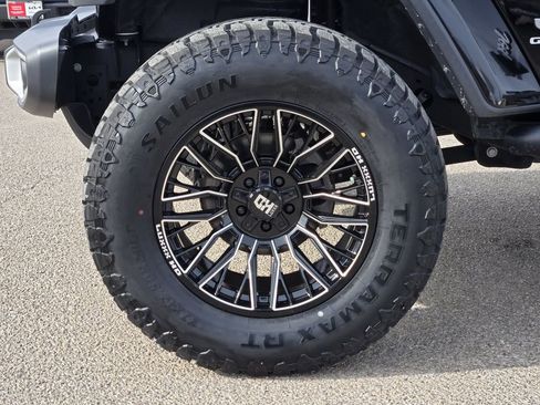 Used 2020 Jeep Gladiator Overland w/ Popular Equipment Package image 12