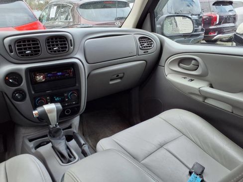 Used 2008 Chevrolet TrailBlazer LT w/ Cargo Convenience Package image 9