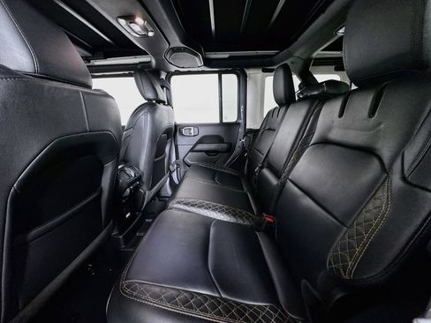 Used 2023 Jeep Wrangler Unlimited Sahara AWD/4WD image 12