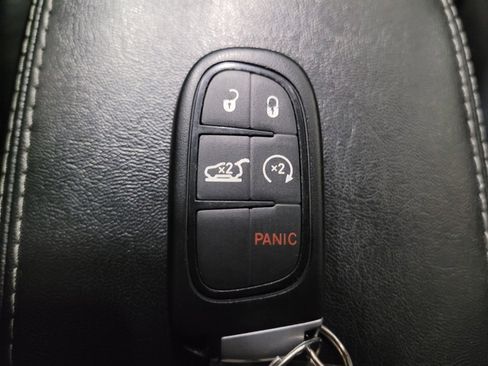 Used 2019 Jeep Cherokee Limited AWD/4WD image 32