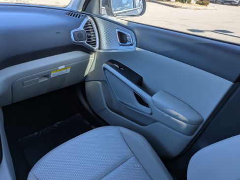 New 2025 Kia Soul LX image 18