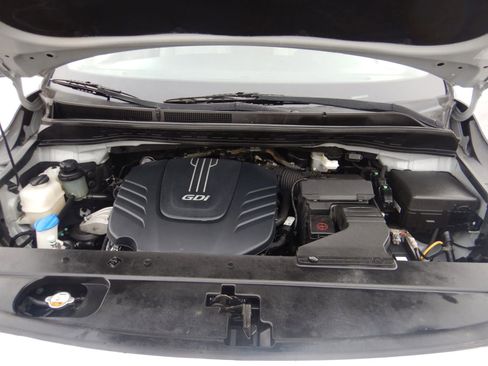 Used 2016 Kia Sedona LX image 28