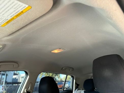 Used 2017 Nissan Leaf SV image 10