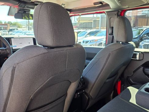 Used 2024 Jeep Wrangler Unlimited AWD/4WD image 28