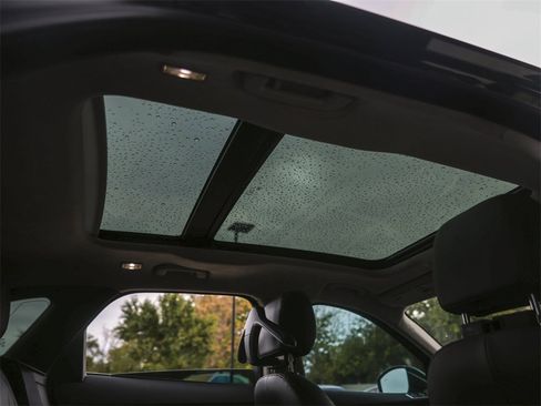 Used 2019 Jaguar F-PACE Prestige image 39