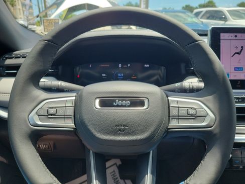 Used 2025 Jeep Compass Limited w/ Elite Group AWD/4WD image 19