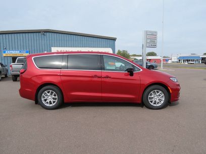 New 2026 Chrysler Pacifica Select