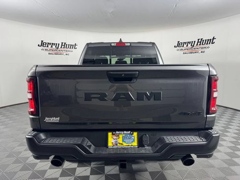 Used 2025 RAM 1500 Warlock AWD/4WD image 7