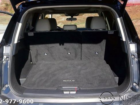 Used 2023 Nissan Rogue SV w/ SV Premium B Package image 14