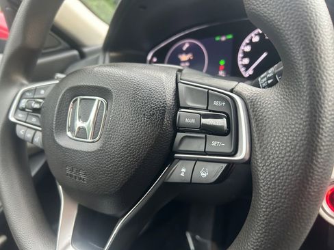 Used 2019 Honda Accord EX image 18