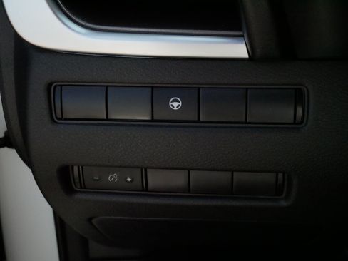 Used 2023 Nissan Rogue SV AWD/4WD image 28